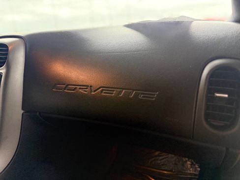 Used 2007 Chevrolet Corvette Coupe w/ Preferred Equipment Group image 33