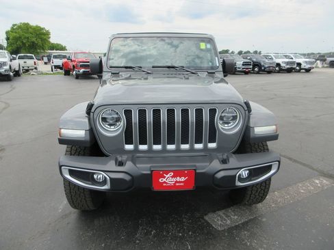 Used 2021 Jeep Wrangler Unlimited Sahara AWD/4WD image 13