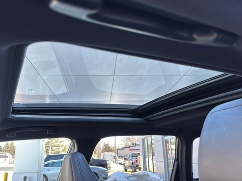 Used 2025 Subaru Forester Limited w/ Popular Package image 41