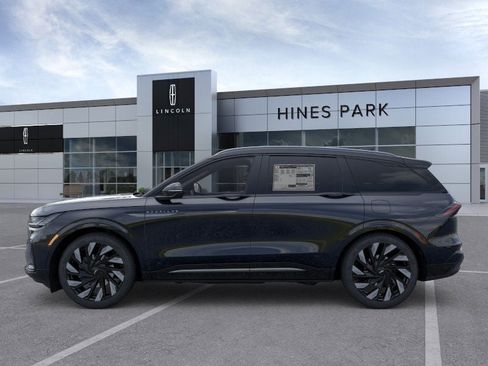 New 2026 Lincoln Nautilus Reserve w/ Jet Appearance Package AWD/4WD image 3