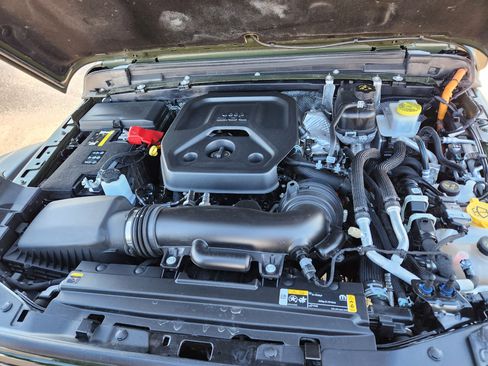 Used 2024 Jeep Wrangler Unlimited Rubicon 4xe w/ Technology Group image 26