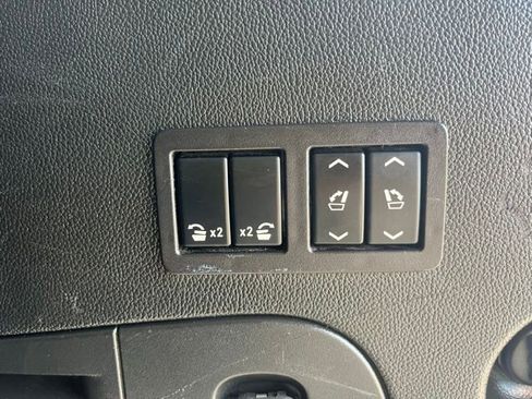 Used 2020 GMC Yukon Denali w/ Denali Ultimate Package AWD/4WD image 9