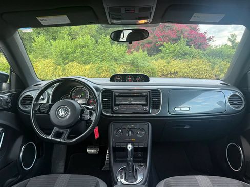 Used 2014 Volkswagen Beetle R-Line FWD image 11