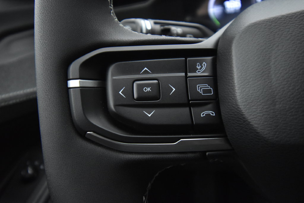 Used 2026 Jeep Cherokee Laredo AWD/4WD image 29