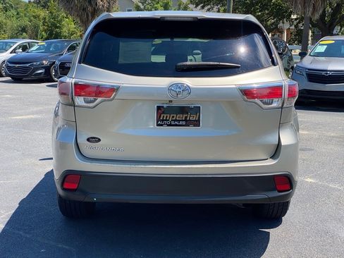 Used 2016 Toyota Highlander LE image 8