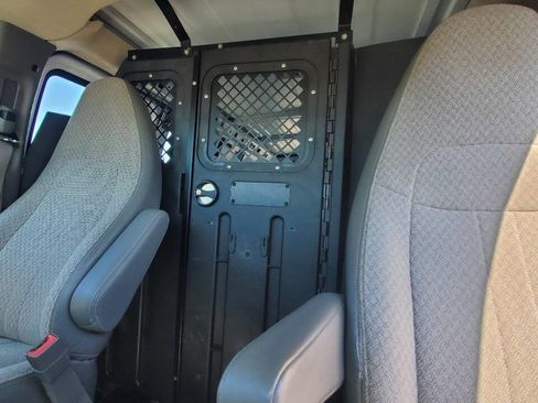 Used 2015 GMC Savana 2500 image 11