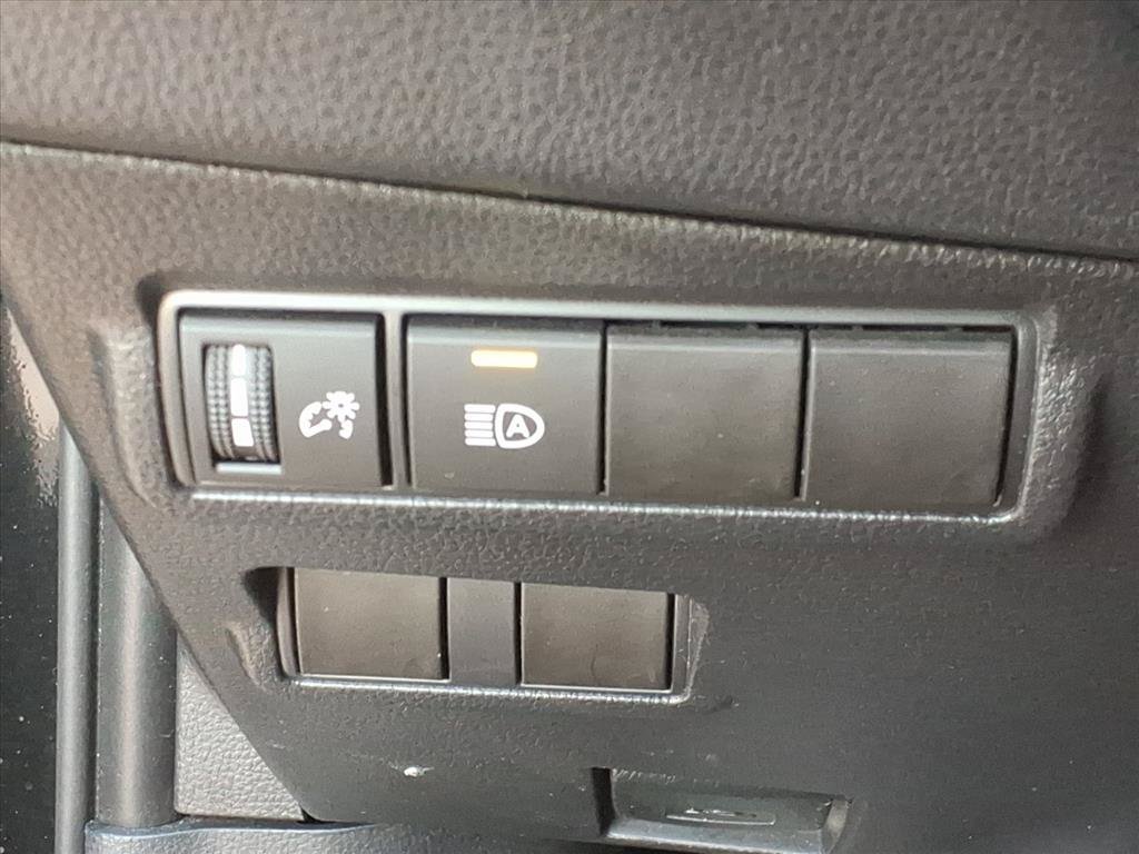 Used 2025 Toyota Corolla Cross LE FWD image 20