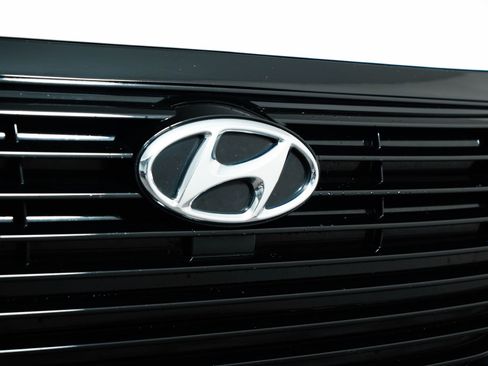 Used 2017 Hyundai Ioniq Limited image 12