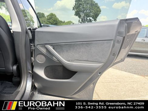 Used 2023 Tesla Model Y Performance AWD/4WD image 18
