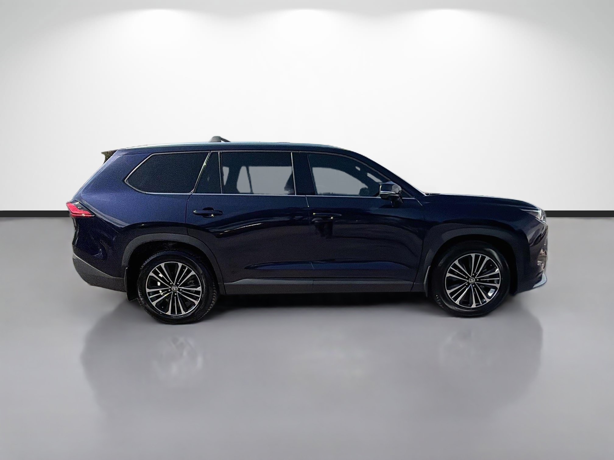Used 2024 Toyota Grand Highlander AWD Hybrid image 2