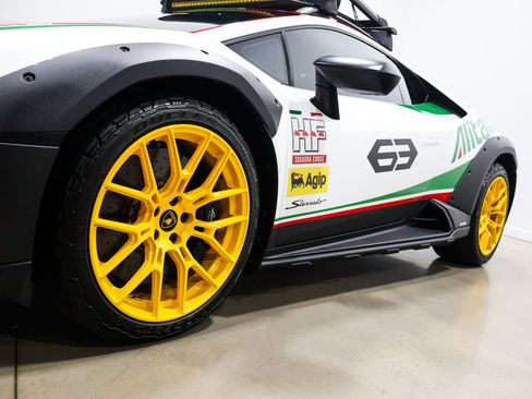 Used 2024 Lamborghini Huracan Sterrato AWD/4WD image 22