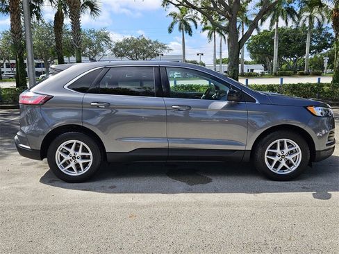 Used 2024 Ford Edge SEL image 9