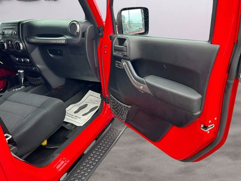 Used 2012 Jeep Wrangler Unlimited Sport image 18