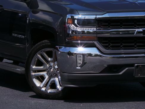 Used 2018 Chevrolet Silverado 1500 LT w/ All Star Edition RWD image 19
