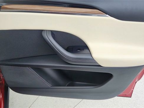 Used 2024 Tesla Model X image 23