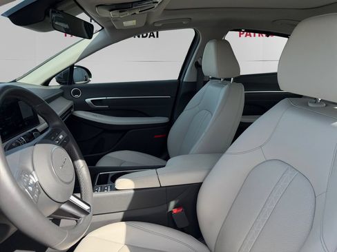 Certified 2025 Hyundai Sonata Limited FWD image 9