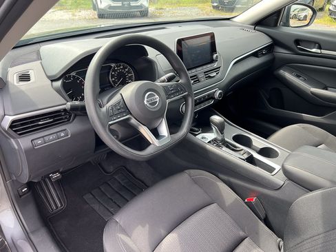 Used 2022 Nissan Altima 2.5 SV FWD image 14