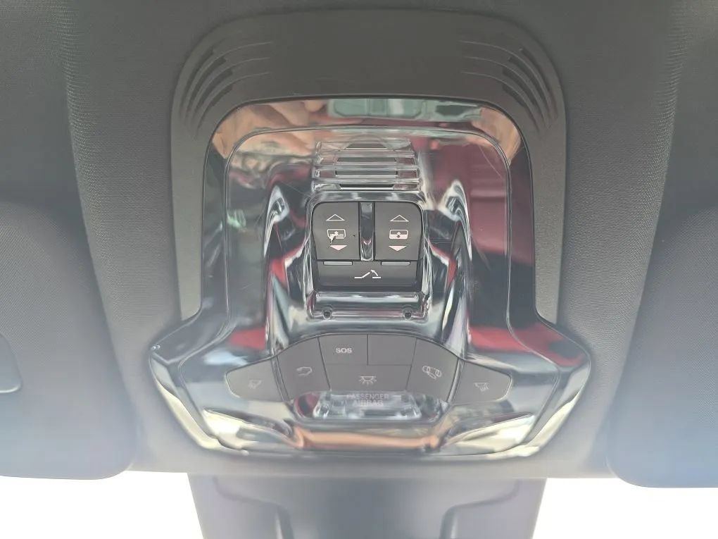 Used 2020 Alfa Romeo Stelvio Ti Sport w/ Quick Order Package 22S Sport AWD/4WD image 39