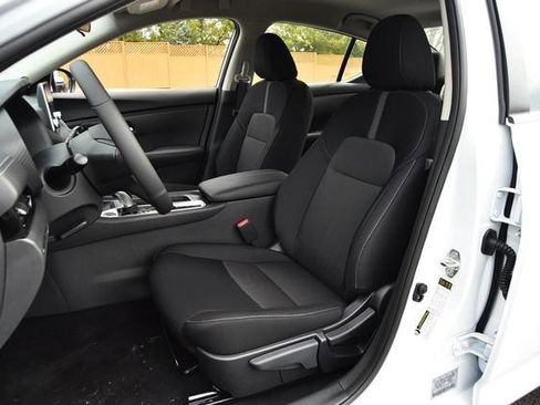 New 2025 Nissan Sentra SV w/ All-Weather Package image 19