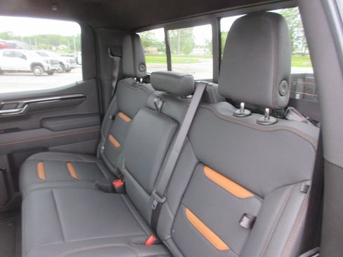 New 2026 GMC Sierra 1500 AT4 w/ AT4 Premium Package AWD/4WD image 16