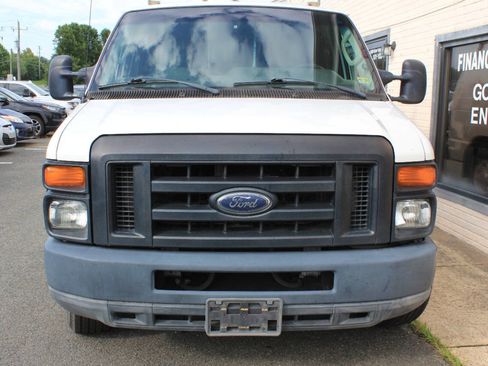 Used 2012 Ford E-250 and Econoline 250 image 2