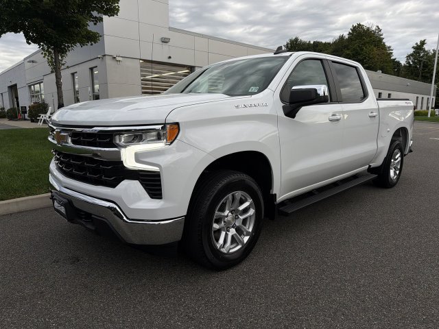 Used 2022 Chevrolet Silverado 1500 LT AWD/4WD image 4