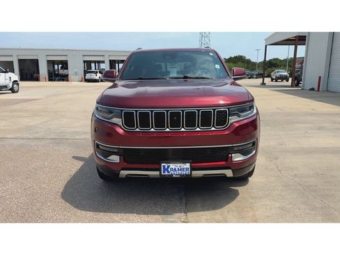 Used 2022 Jeep Wagoneer Series III w/ Premium Group I RWD image 3