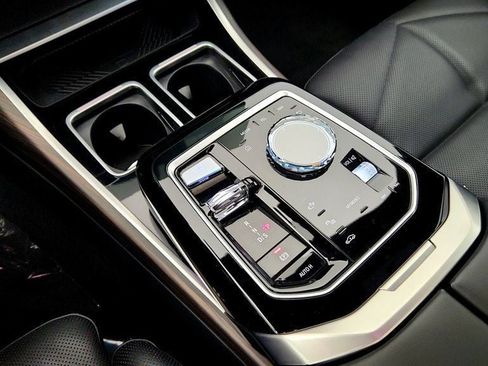 Used 2023 BMW 740i w/ Parking Assistance Package RWD image 32