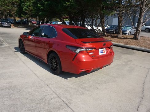 Used 2022 Toyota Camry SE FWD image 19