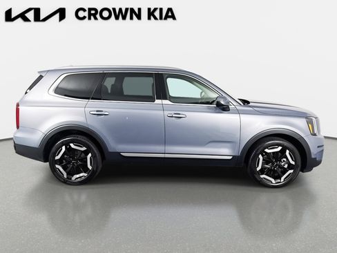 Certified 2025 Kia Telluride S image 4