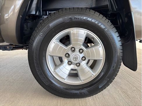 Used 2013 Toyota Tacoma 4x4 Double Cab w/ TRD Sport Pkg image 26