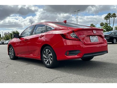 Used 2018 Honda Civic EX image 3