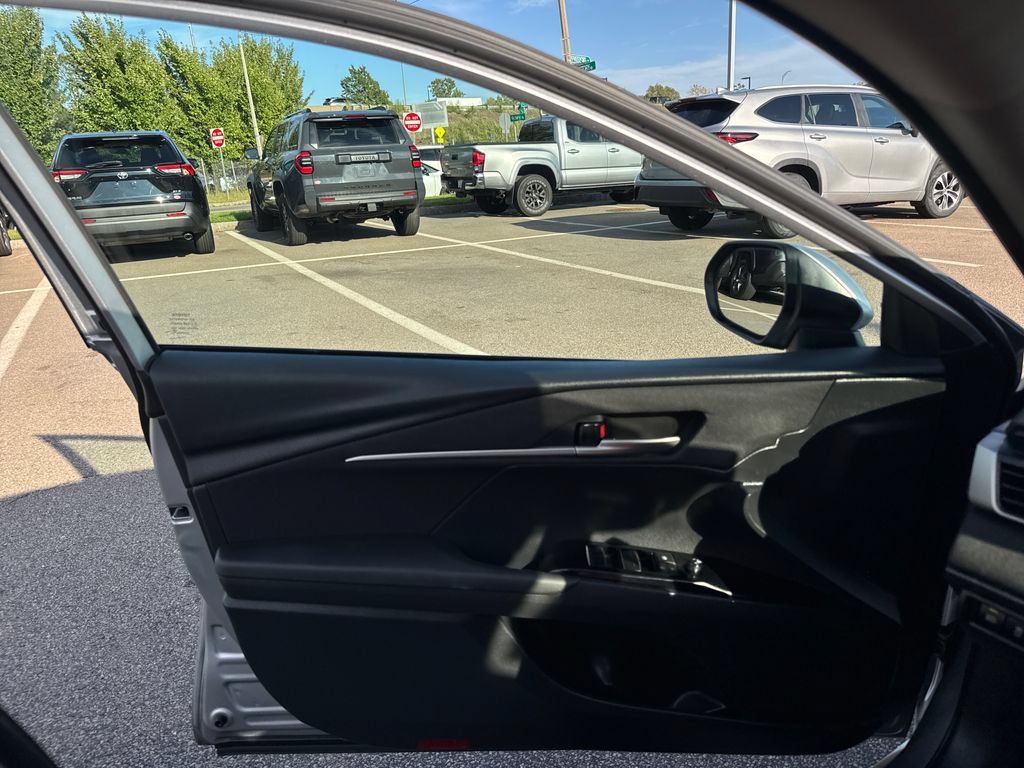 Used 2025 Toyota Camry LE FWD image 32