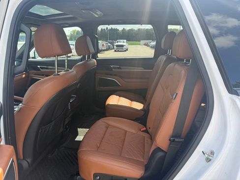 Used 2025 Kia Telluride SX Prestige X-Pro AWD/4WD image 4