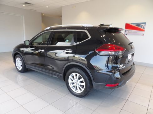 Used 2018 Nissan Rogue SV FWD image 6