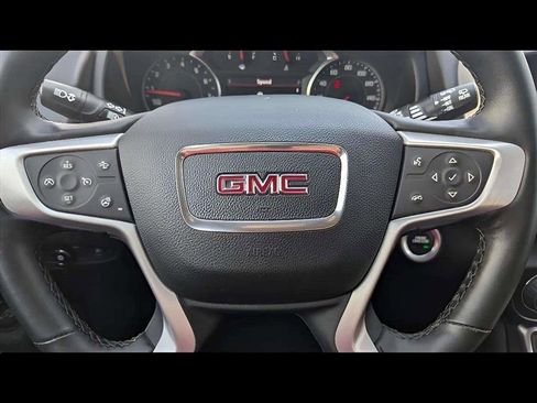 Used 2024 GMC Terrain SLT image 10