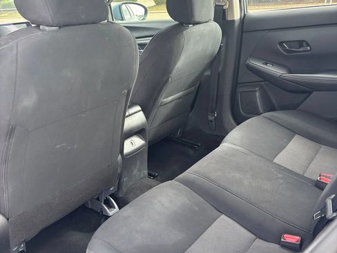 Used 2025 Nissan Sentra SV FWD image 8