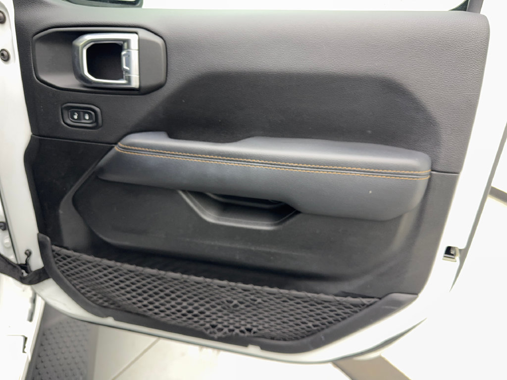 Used 2022 Jeep Wrangler Unlimited Sahara AWD/4WD image 49