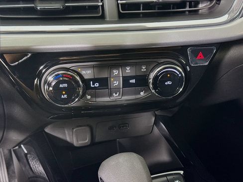 New 2026 Chevrolet Trax LT w/ Midnight Edition FWD image 17