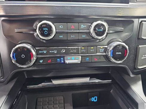 Used 2025 Ford F350 Lariat w/ Tremor Off-Road Package AWD/4WD image 27