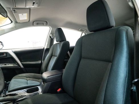 Certified 2018 Toyota RAV4 LE image 5