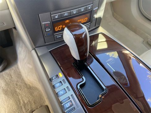 Used 2005 Cadillac XLR image 25