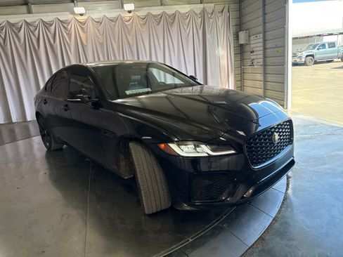 Used 2023 Jaguar XF SE RWD image 3