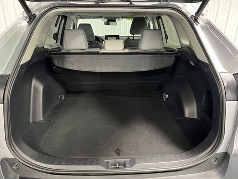 Used 2021 Toyota RAV4 XLE Premium image 7