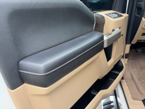 Used 2020 Ford F250 Lariat w/ Lariat Ultimate Package image 6