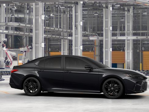 New 2026 Toyota Camry Hybrid FWD image 13