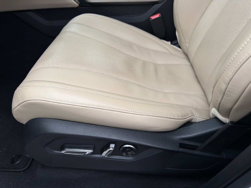 Used 2023 Acura MDX w/ Technology Package FWD image 17