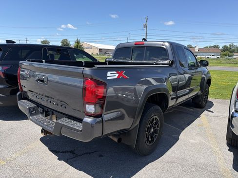 Used 2021 Toyota Tacoma SR w/ SX Package AWD/4WD image 7
