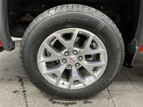 Used 2018 GMC Sierra 1500 SLT w/ SLT Premium Package image 32