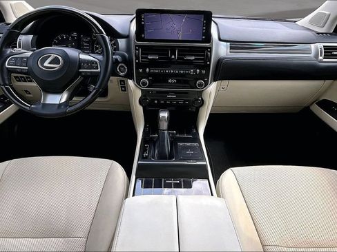 Used 2023 Lexus GX 460 Premium w/ Accessory Package AWD/4WD image 16